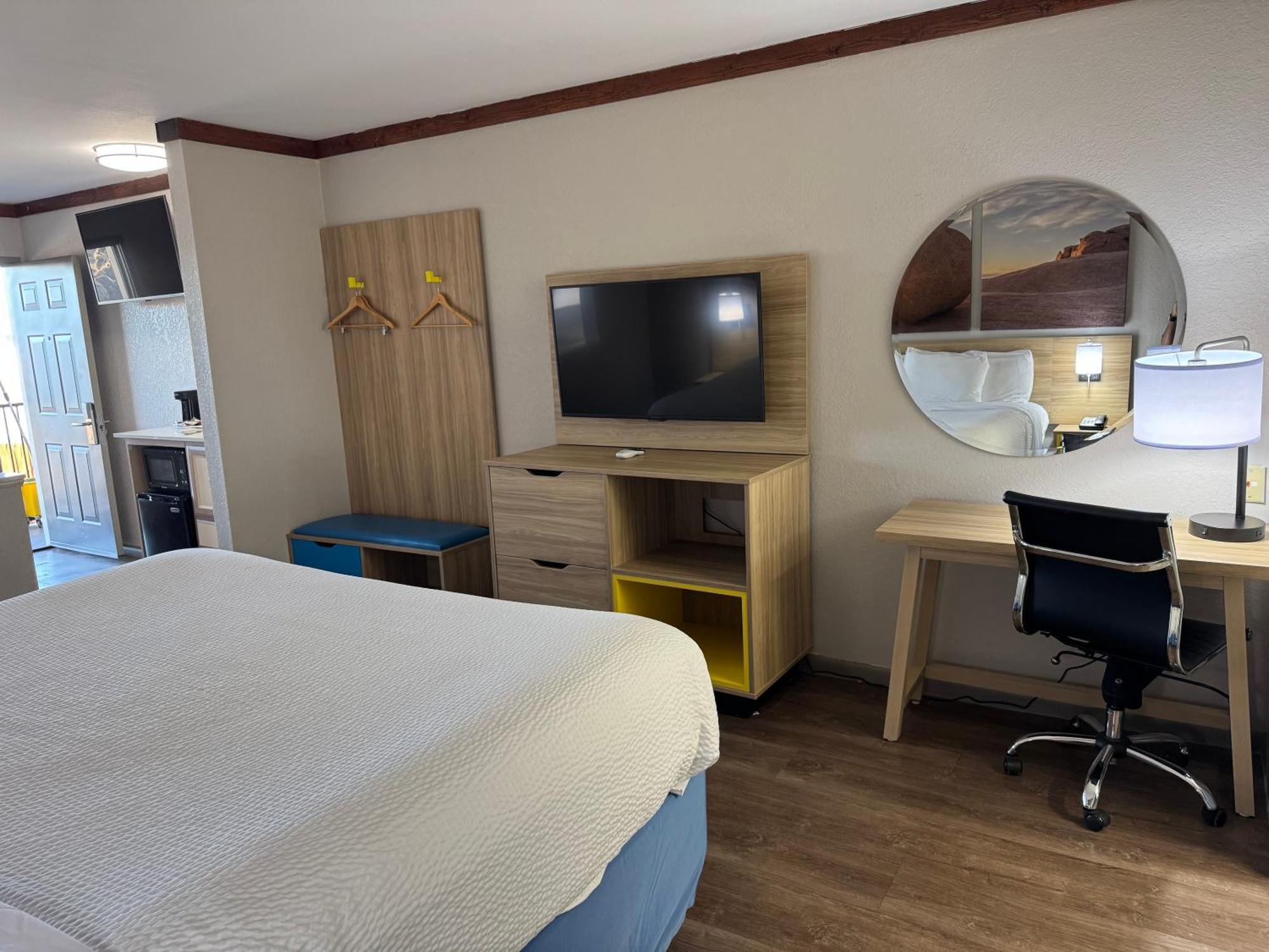 Days By Wyndham Hotel