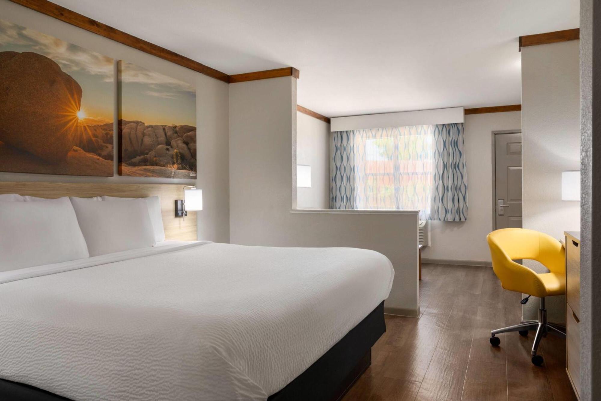 Days By Wyndham Hotel